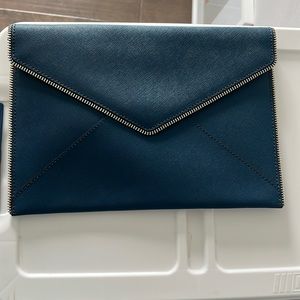 Like new Rebecca Minkoff Leo Envelope Clutch